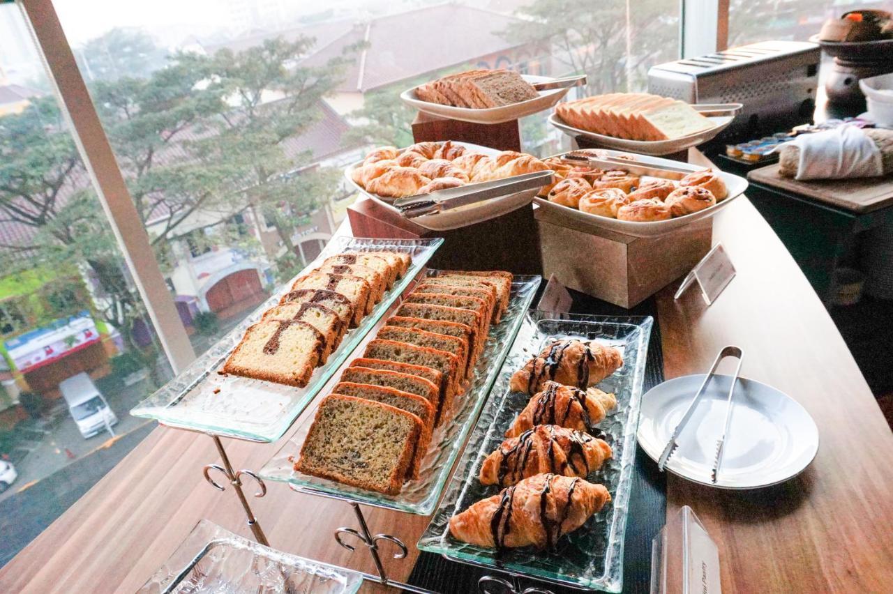 Fox Lite Hotel Metro Indah - Bandung Exteriör bild